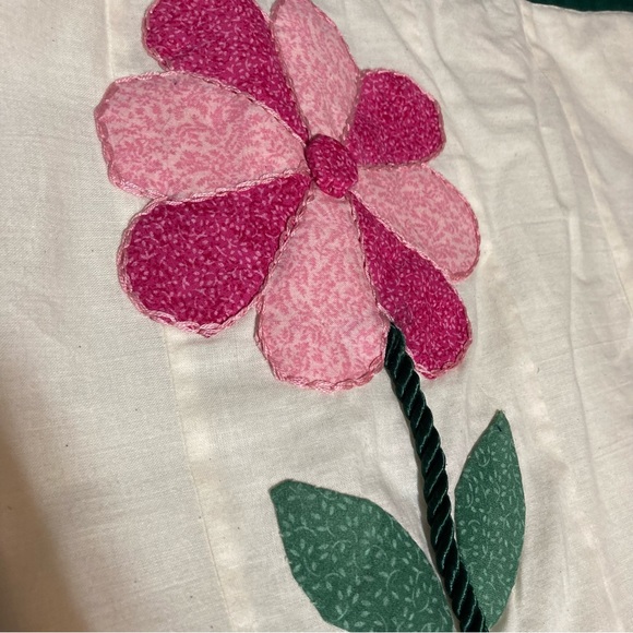 Handmade FLORAL BLOOM Spring Summer Quilt 32 x 42 inches - Picture 2 of 14